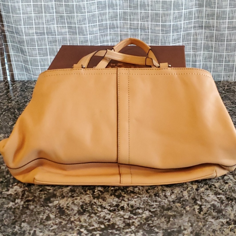 Purse - Picture 2 of 3